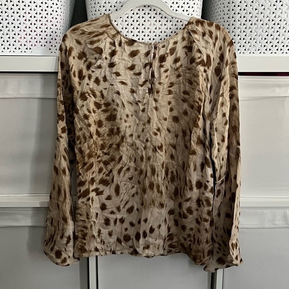 L’Agence Dylan Cheetah Printed Silk Blouse - Picture 6 of 6